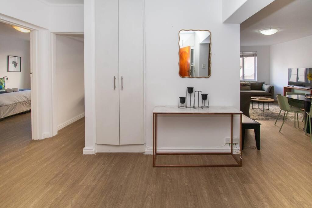 Living The Front Life Apartment *