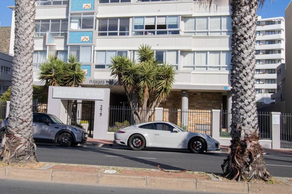 Living The Front Life Apartment *
